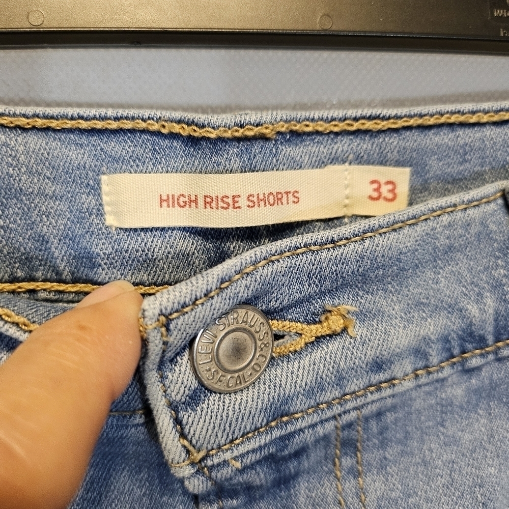 Levi Strauss Red Label Distressed  High Rise Denim Shorts Raw Hem Size 33 - Picture 6 of 8